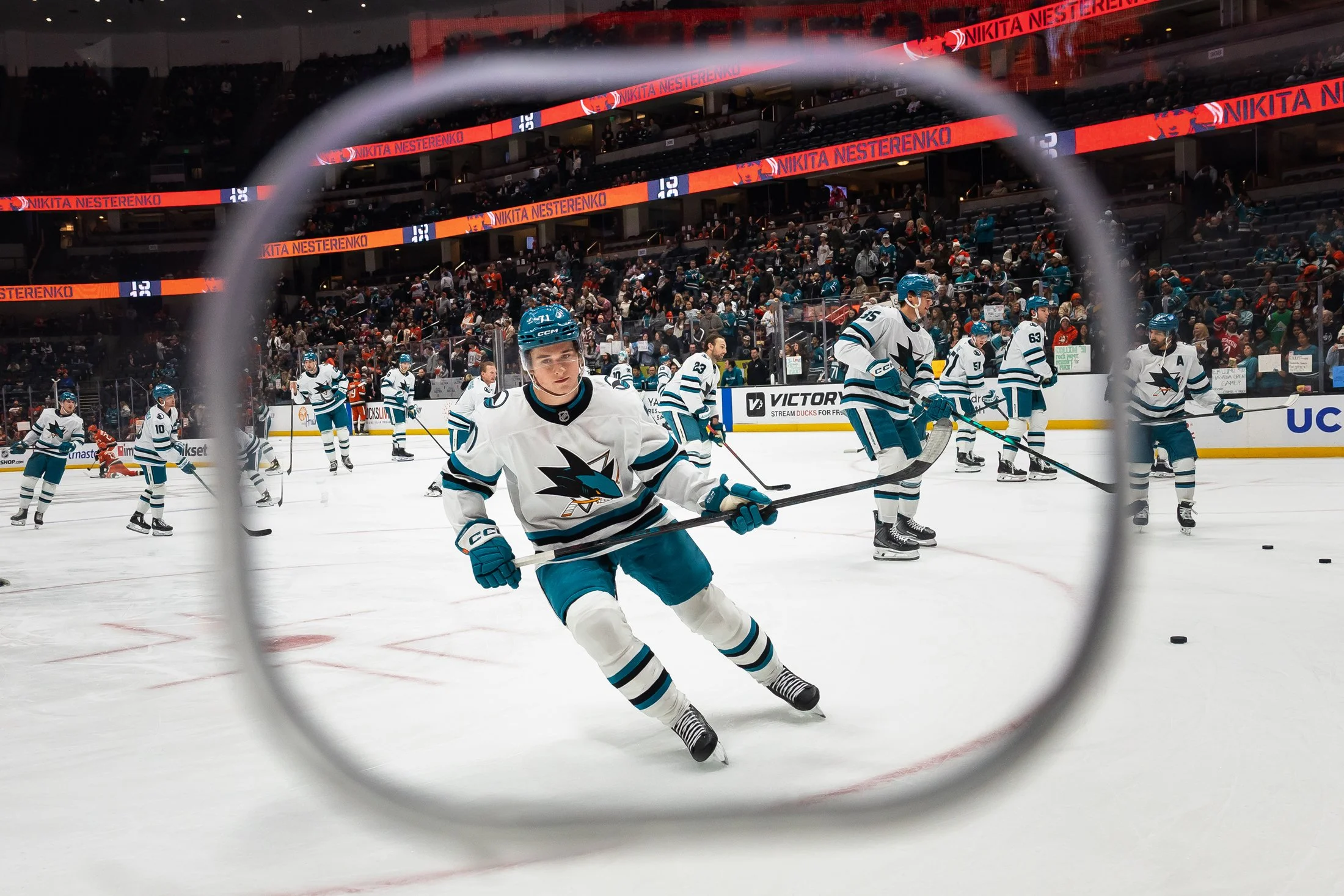Sharks_Ducks_12.29.25_DerekBahn_06.jpg