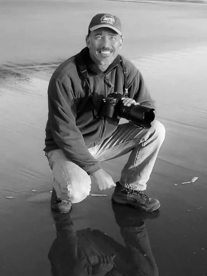 FOUNDING MEMBER FEATURE: 
Founding Gallery Member Chris Bidleman is an award-winning Ridgefield-based photographer that captures nature and wildlife photography. He grew up in the Pacific Northwest where he gained his appreciation of mountains, coast