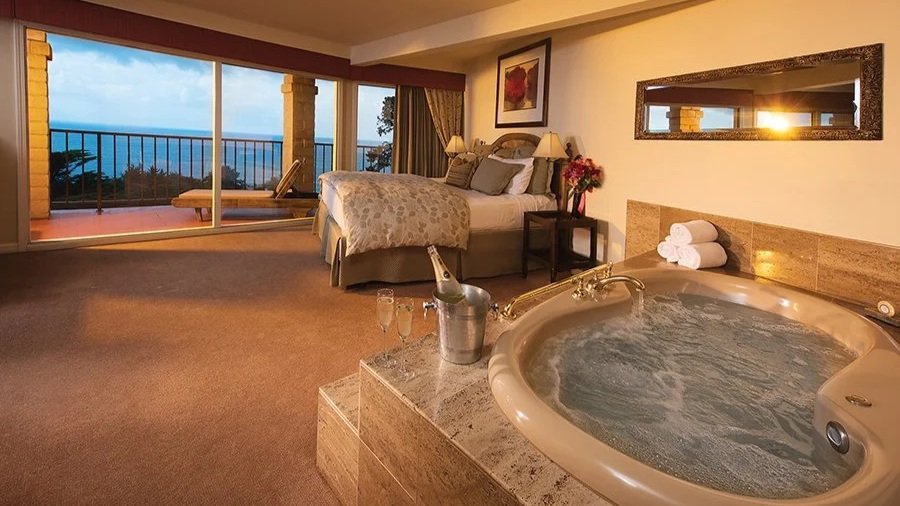 TPI_Spa+Suite_Room+32_SM.jpg