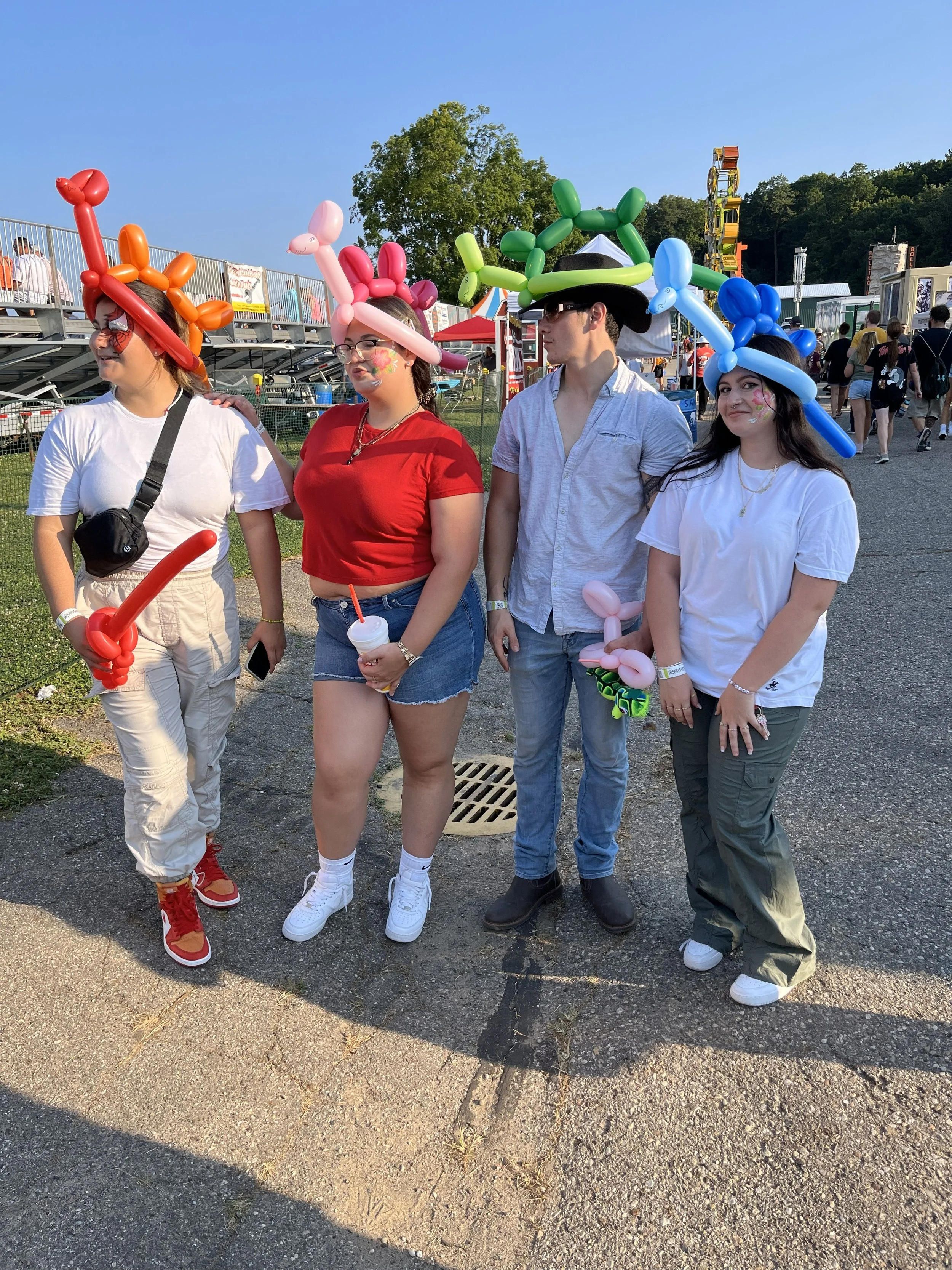 Balloon Animals for hire KJ Art Entertainment