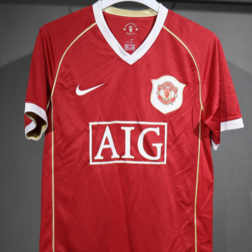 Manchester+United+Retro+Home+06.07+1.png