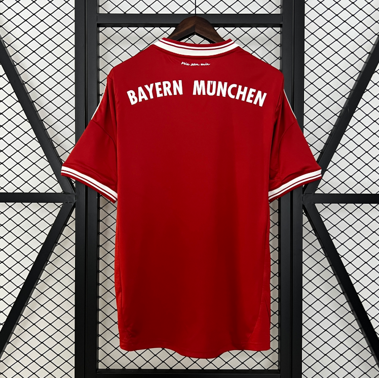 Bayern Munich Retro Home 13.14 2.png