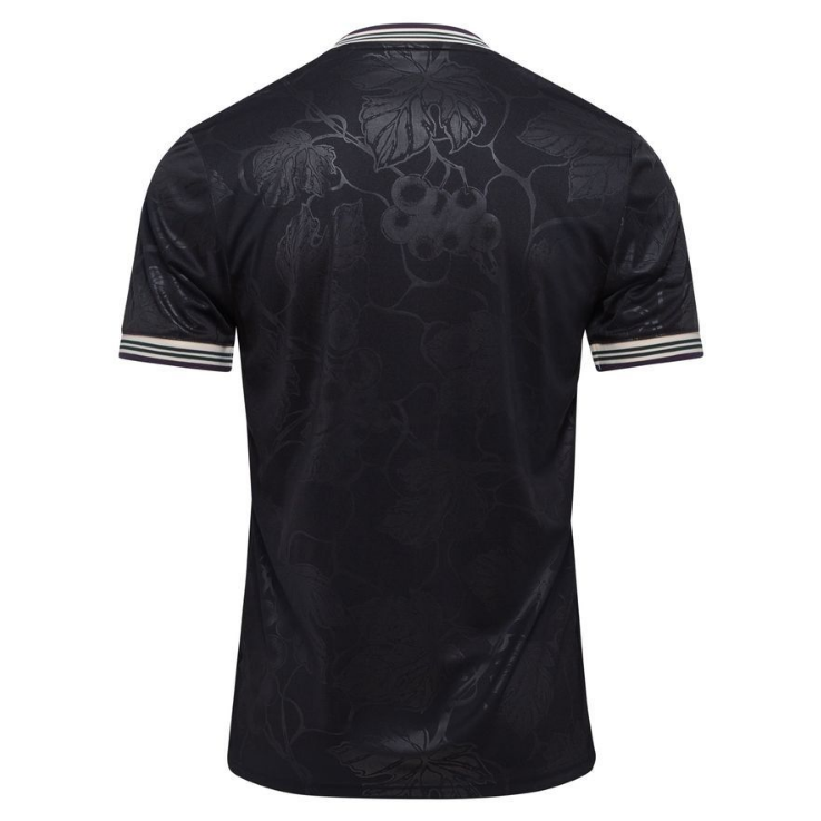 Juventus Third 25.26 2.png