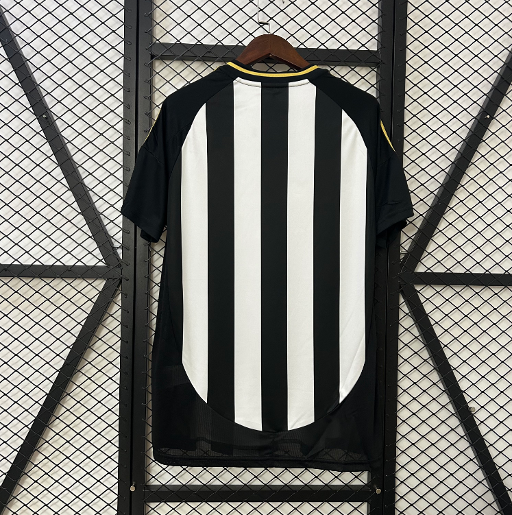 Atletico mineiro Home 25.26 2.png