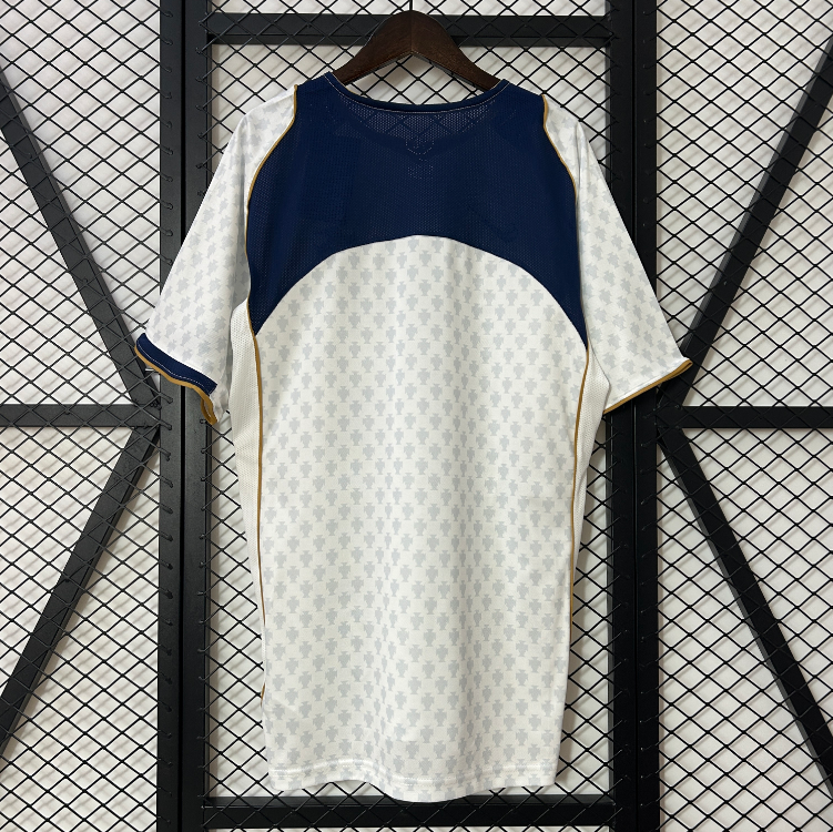 Portugal Retro Away 2004 2.png