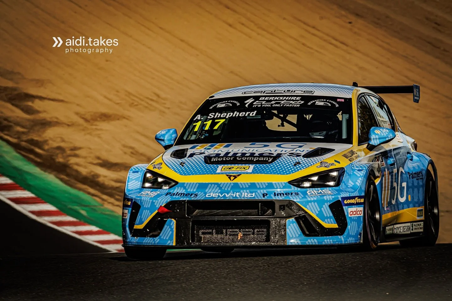 @ashepherdracing The 2025 @tcr_uk_series Champion 🏆🥇🏁

What driving on show! Such a class season, what a competitor and congratulations to him and the team! @capturemotorsport 

Finally being crowned champion 👑@brandshatchofficial in the @officia