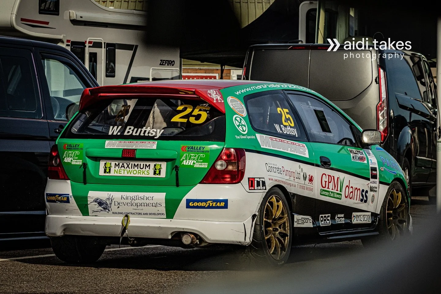 @willbuttsyracing Competing in the @civic_cup_official @snettertonofficial 🏁🏎️

A lack of a diff meant progress was difficult coupled with varying weather and the track being greasy from rain and trucks. The man just can&rsquo;t get a break 😭

Alr