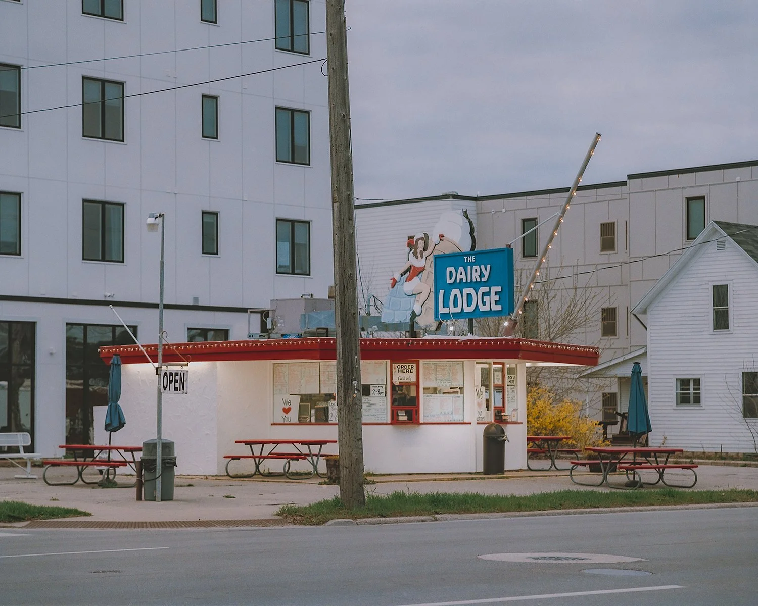 Teresa Lousias Memorial Photography Exhibition / Padzieski Gallery 2025