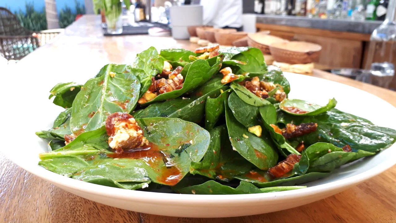 ENSALADA DE DATIL CON PISTACHE