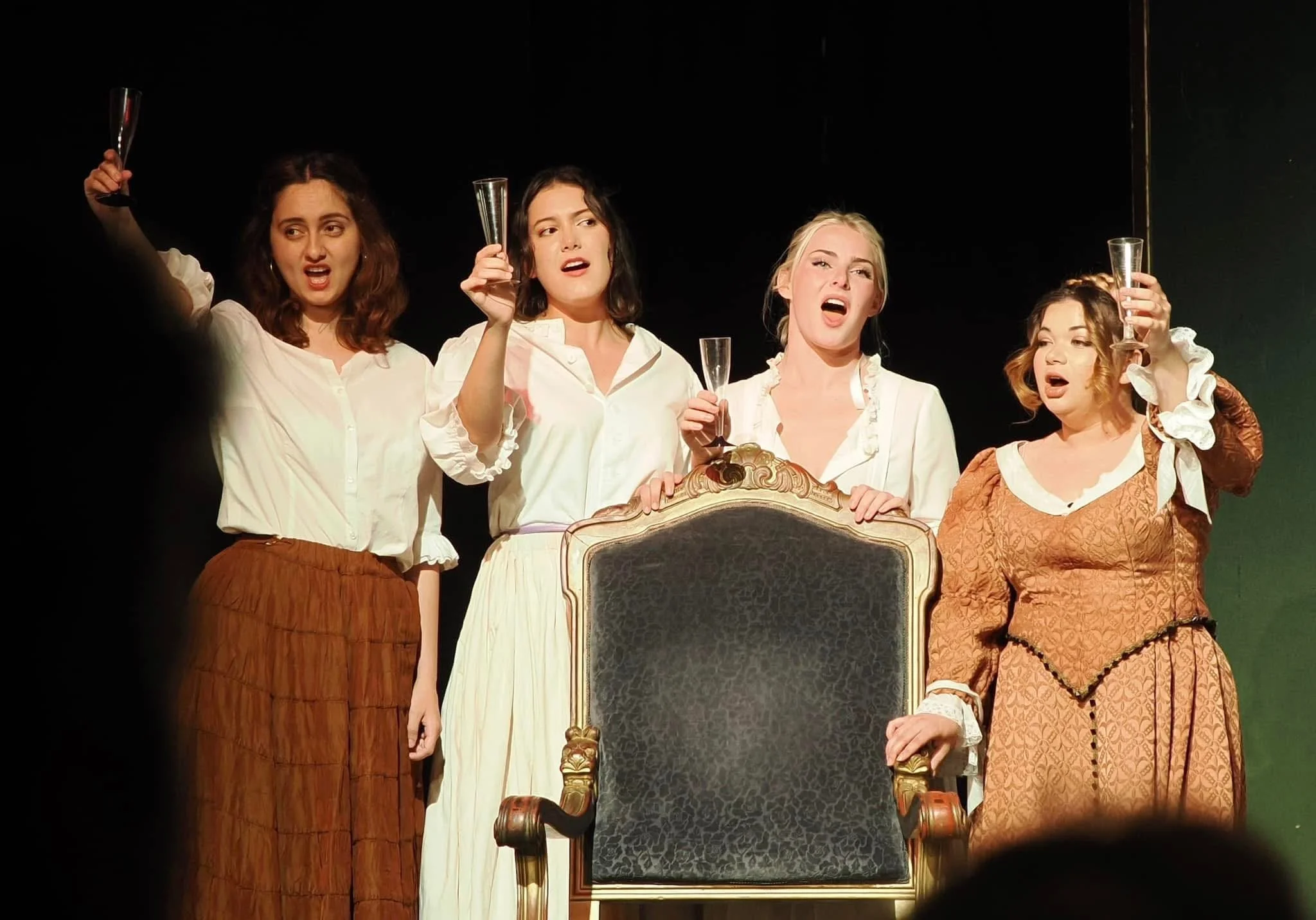 Lyric Soprano Karen Ann Mason, performance photo, opera singer, Don Giovanni, Weimar opera.