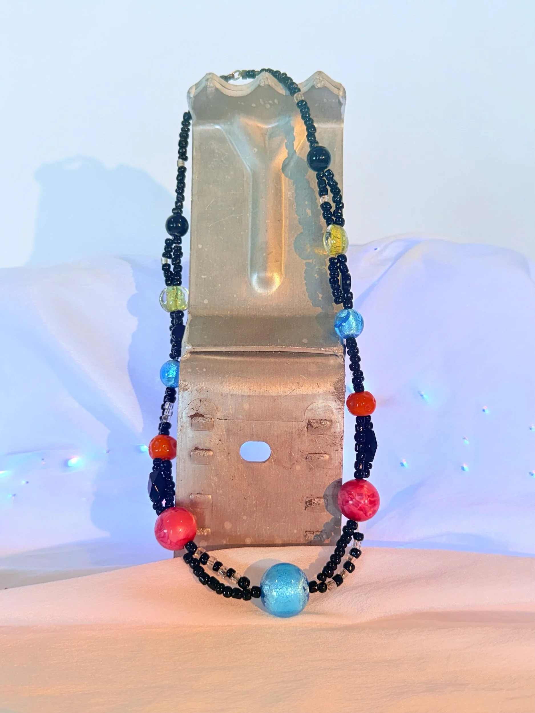 Black and multicolour glass beaded necklace