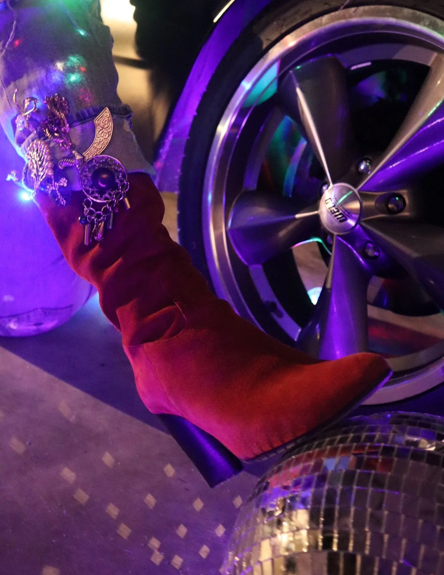 Not ya grandmas #brooch
#broochaddict #vintage #statementjewellery