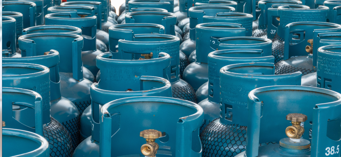 Highly sensitive nanosensors for the detection of trace gases in air-based gas mixtures