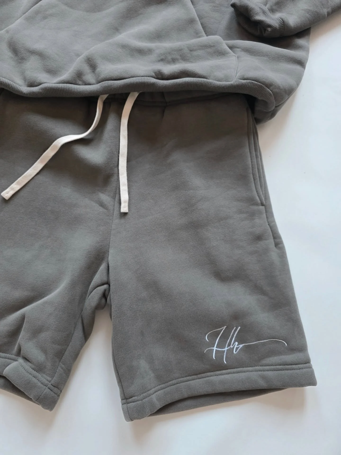 We asked and you reaponded!

Shorts don&rsquo;t stop just because it&rsquo;s winter.
So we kept the fit&hellip; and upgraded the feel.
Double-layered for that extra warmth, without losing comfort or the preference of wearing shorts.

Adult Prices (in