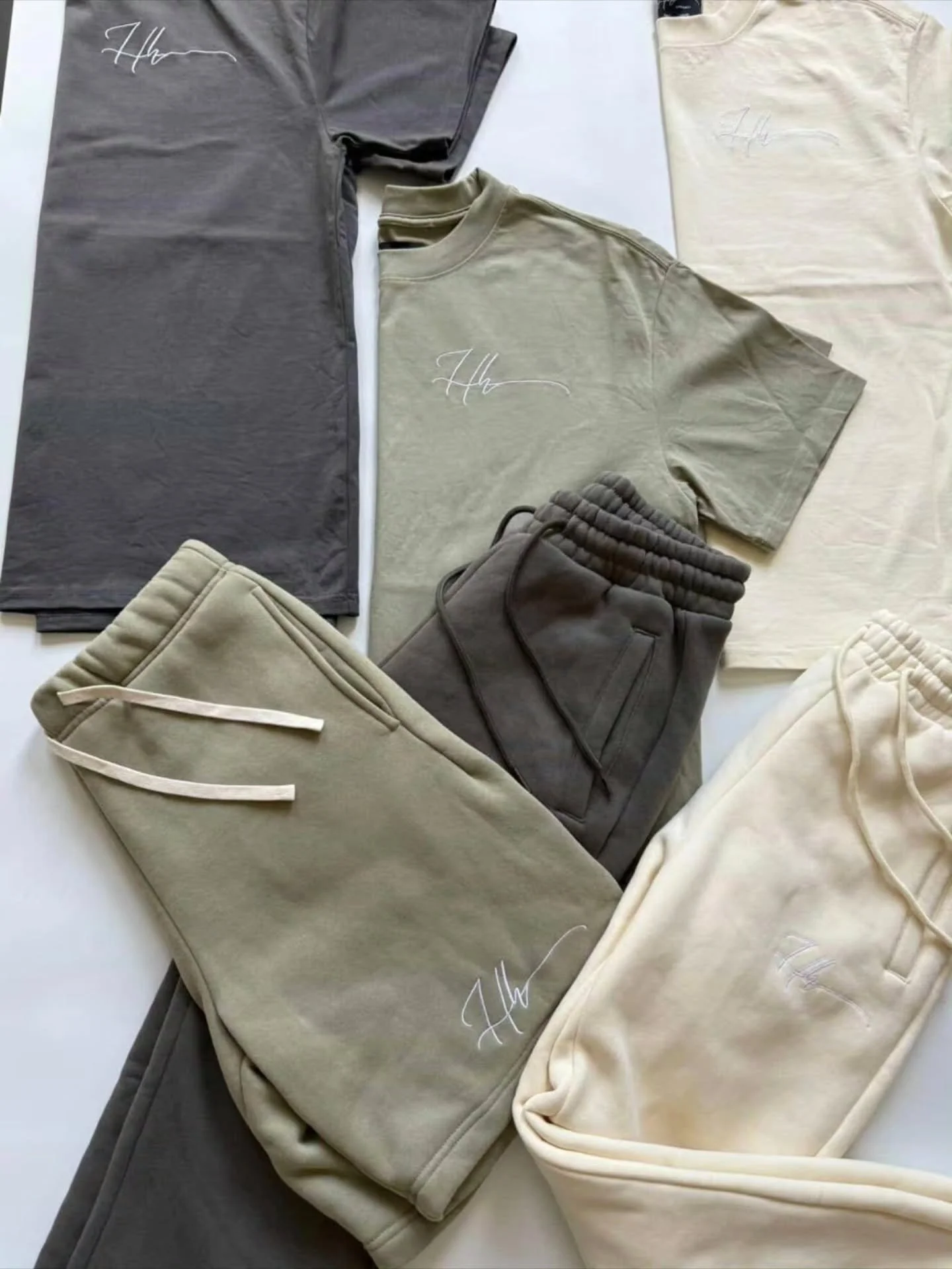 Hope everyone had had a wonderful easter break but winter&rsquo;s on the way&hellip; and we&rsquo;ve been building for it. ❄️

Premium, double-layered constructed in the short, pants &amp; hoodies made to be worn on repeat.
Minimal tones. Maximum fee