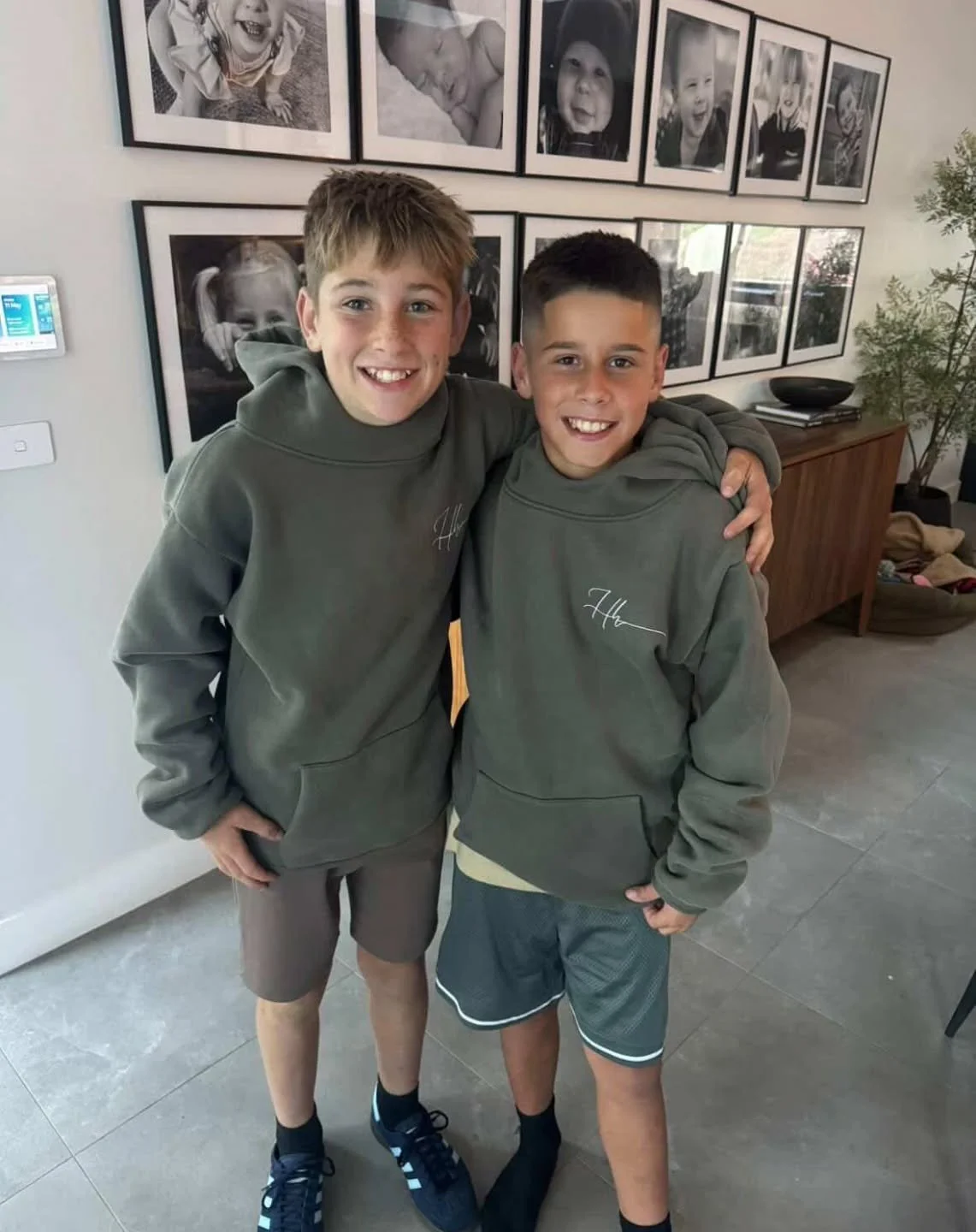 Absolute Legends 😎

The Youth line 🤍🦉
Seeing the next generation wearing Hoodie Hoo is what we like yo see!

Hh🦉