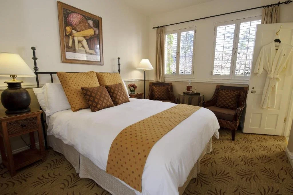 cypress inn room.jpg