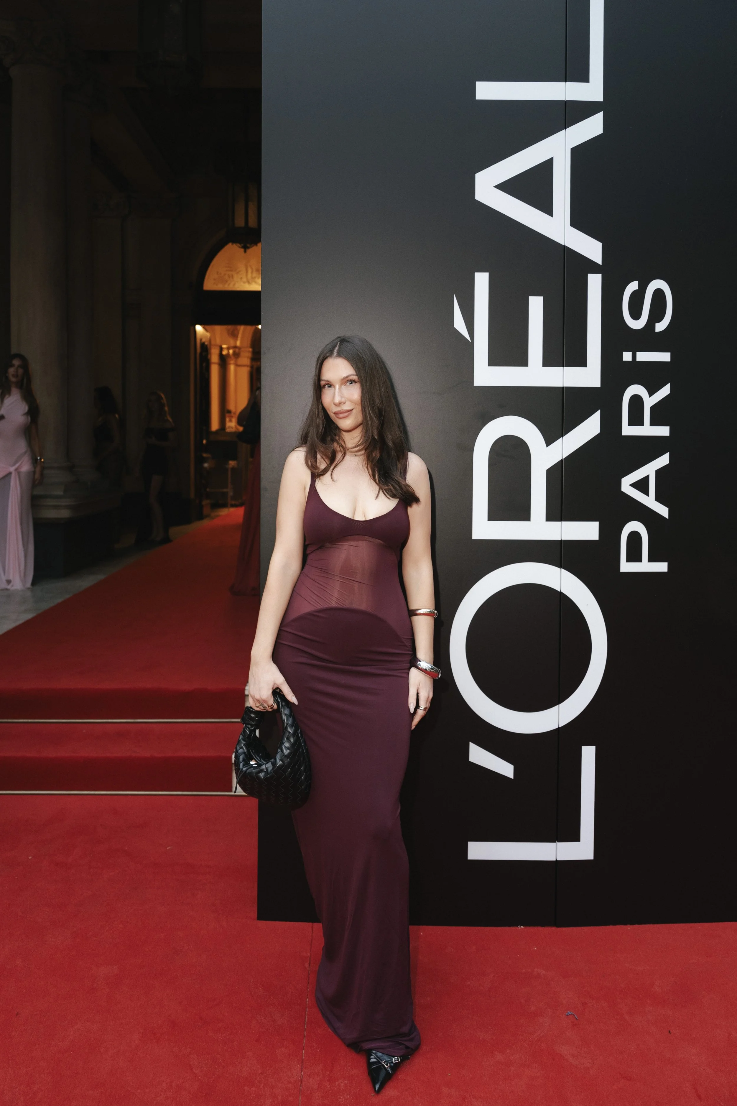 25-04-21 - LOREAL PARIS X JACK HENRY - Media Wall-169.jpg