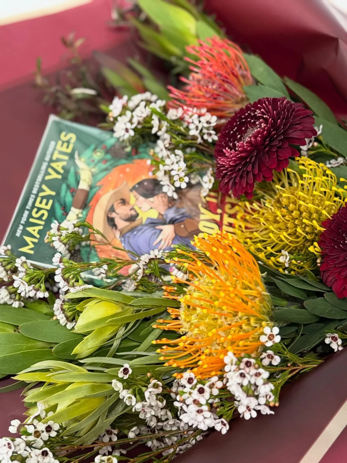 Evening energy, wrapped in petals and pages ✨

This is your sign to gift something a little different&hellip; a bouquet that doesn&rsquo;t just look beautiful, it feels thoughtful. Fresh blooms paired with stories they can escape into, whether they&r