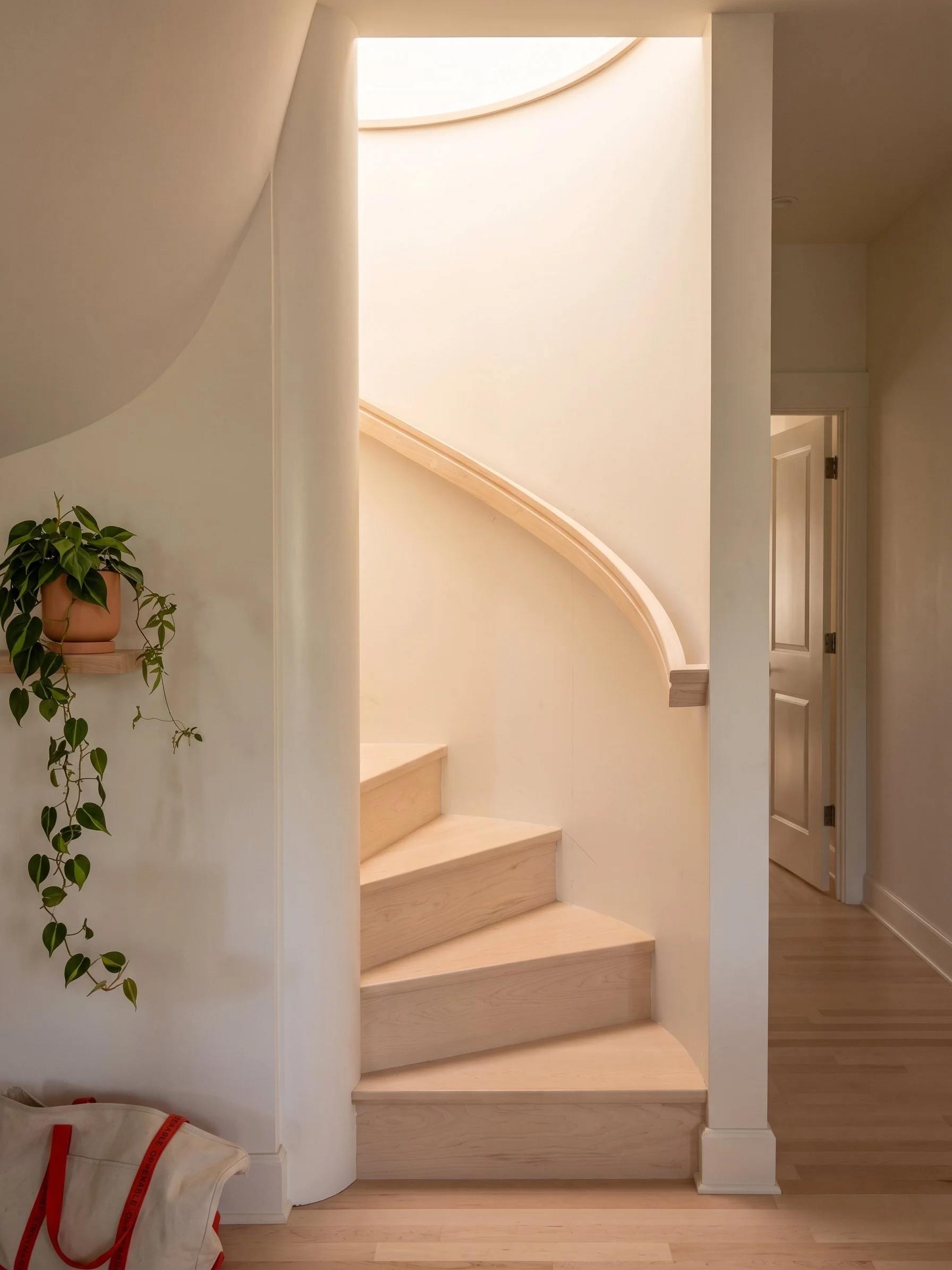 CurvedStaircase.jpeg