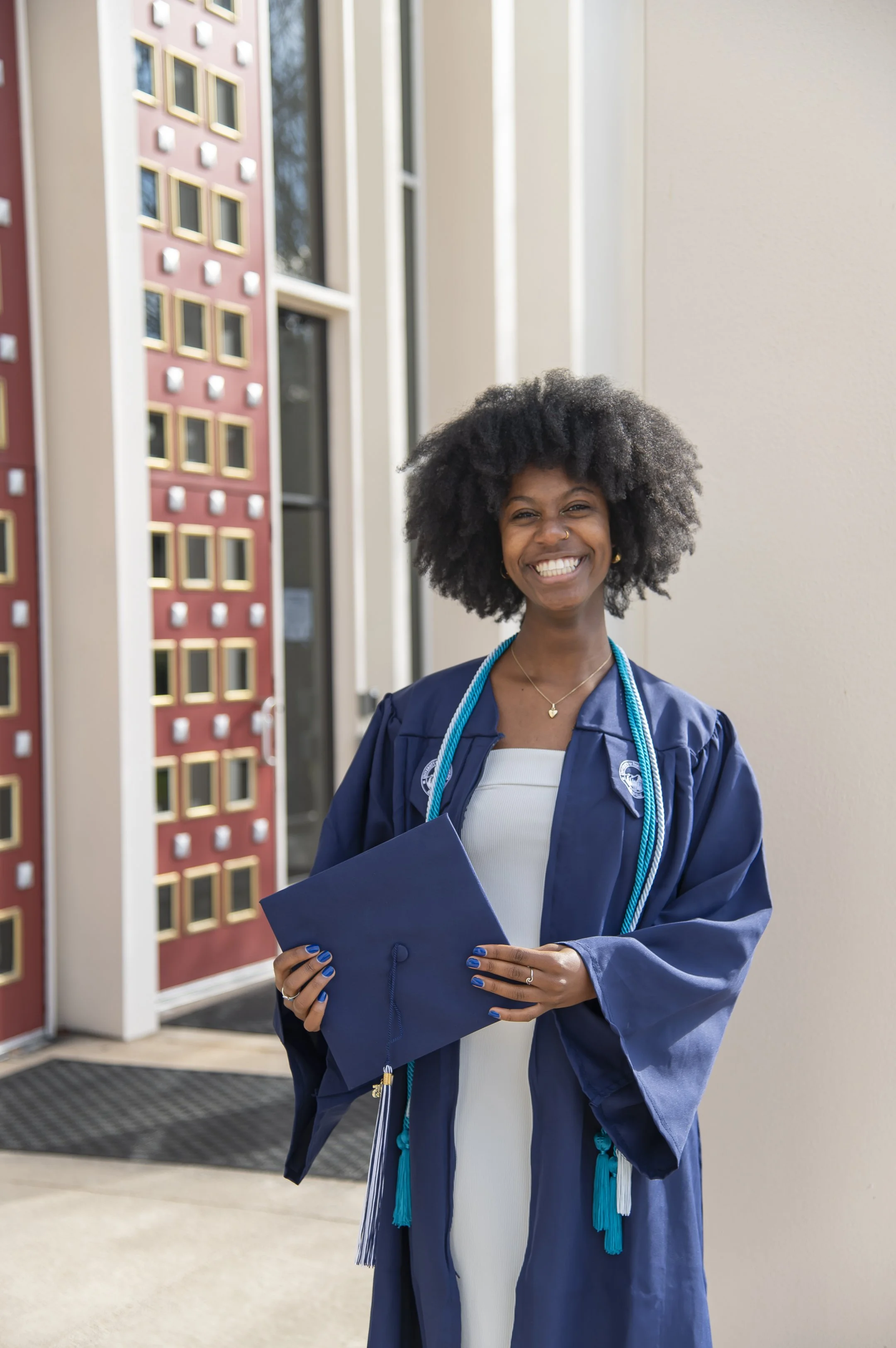 Hannah Graduation Photos-15.jpg