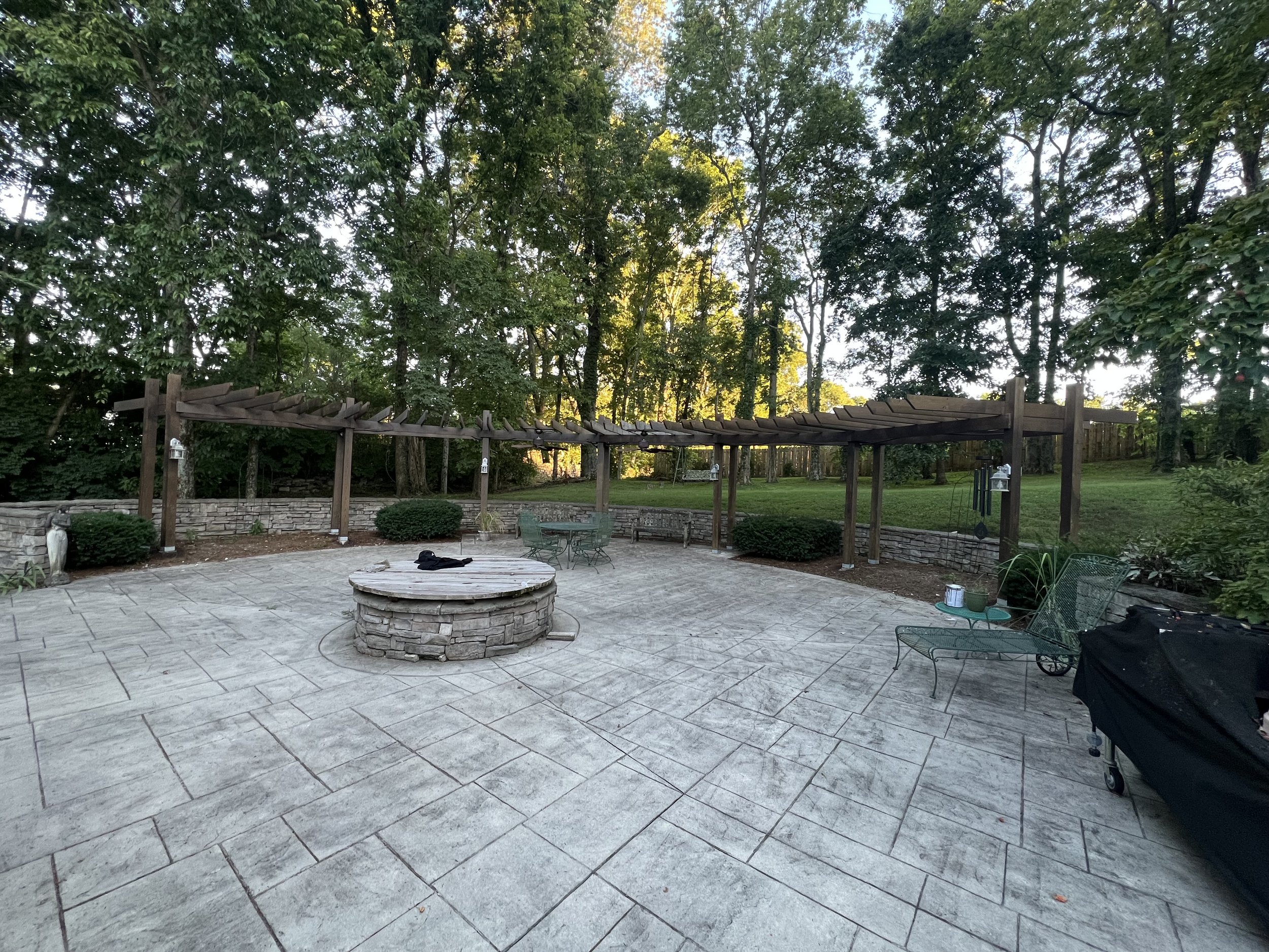 Custom pergola built by Henning Construction in Middle Tennessee