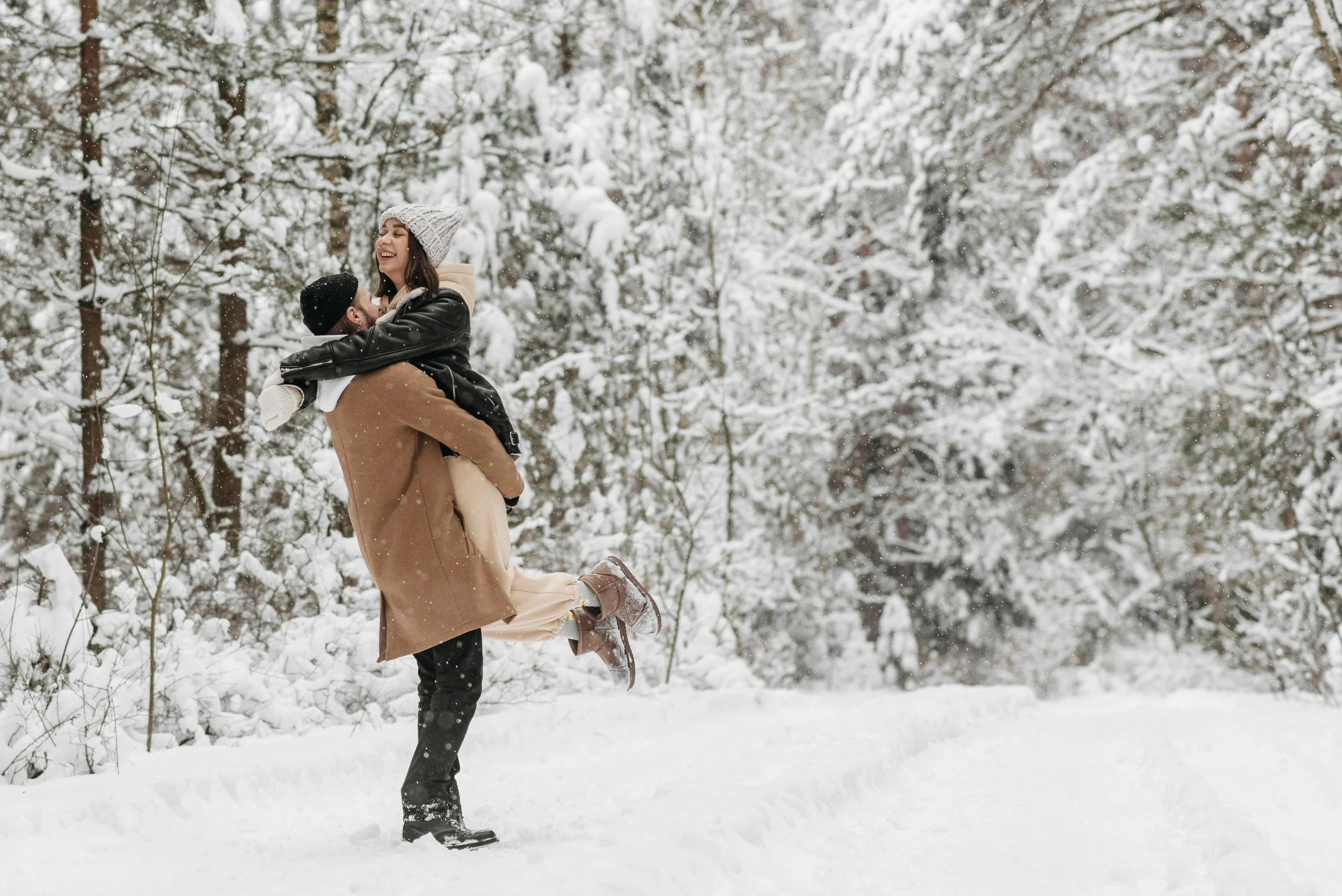 The "Yes" is Just the Beginning: What to Do After Getting Engaged This Christmas