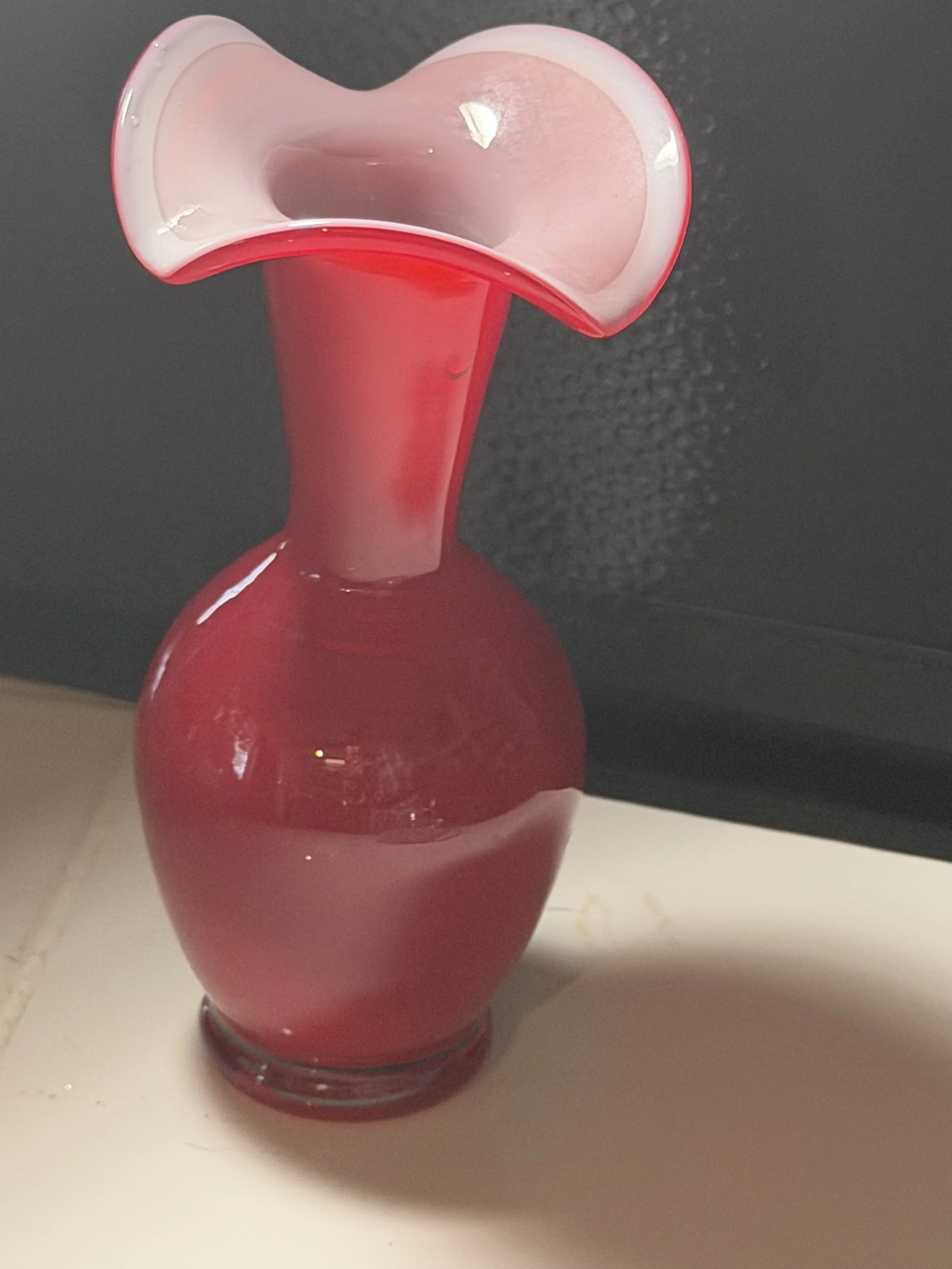 red tri scalloped vase, 1980s