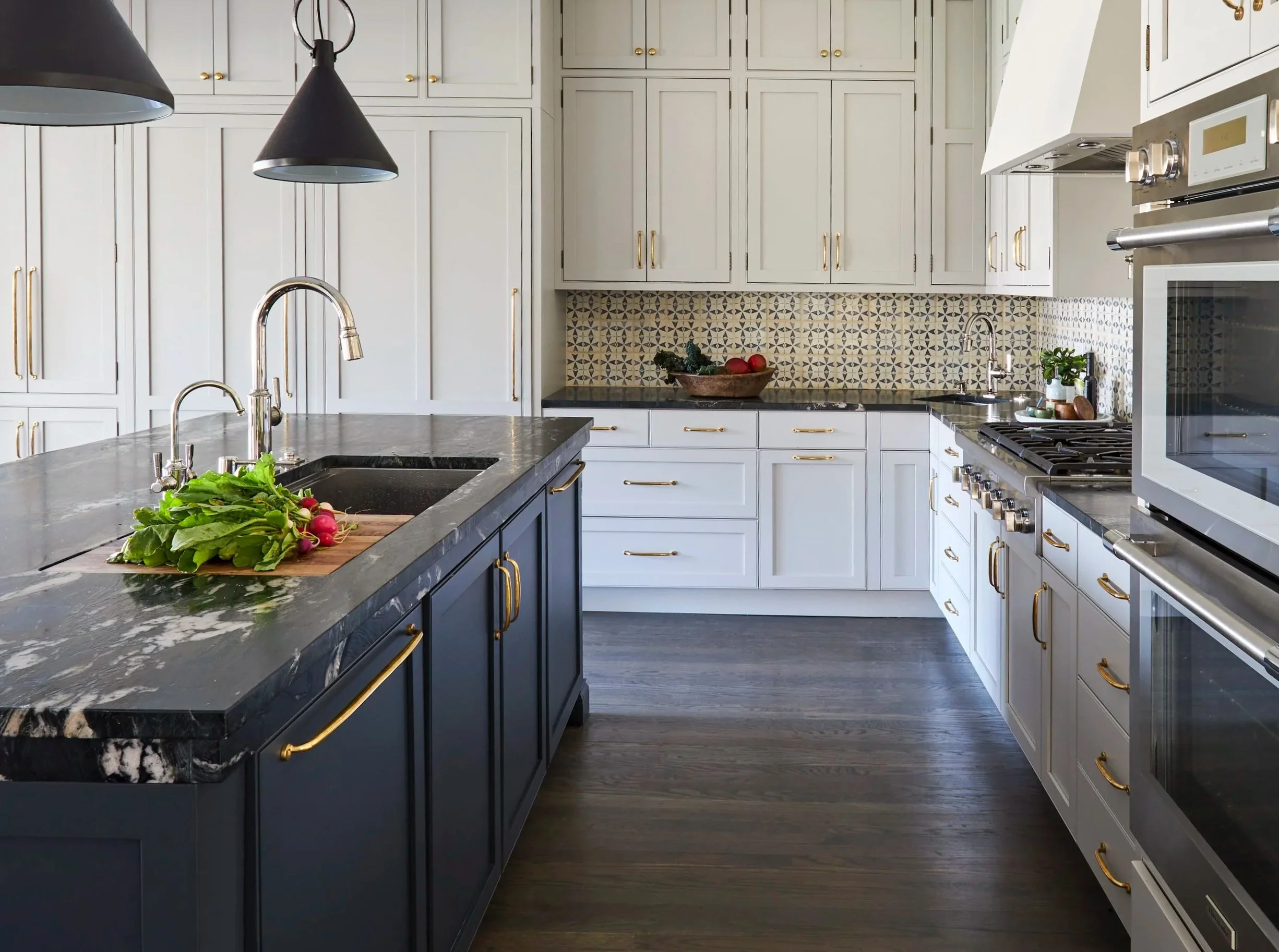 Design by KitchenLab Interiors, Photo by Michael Kaskel
