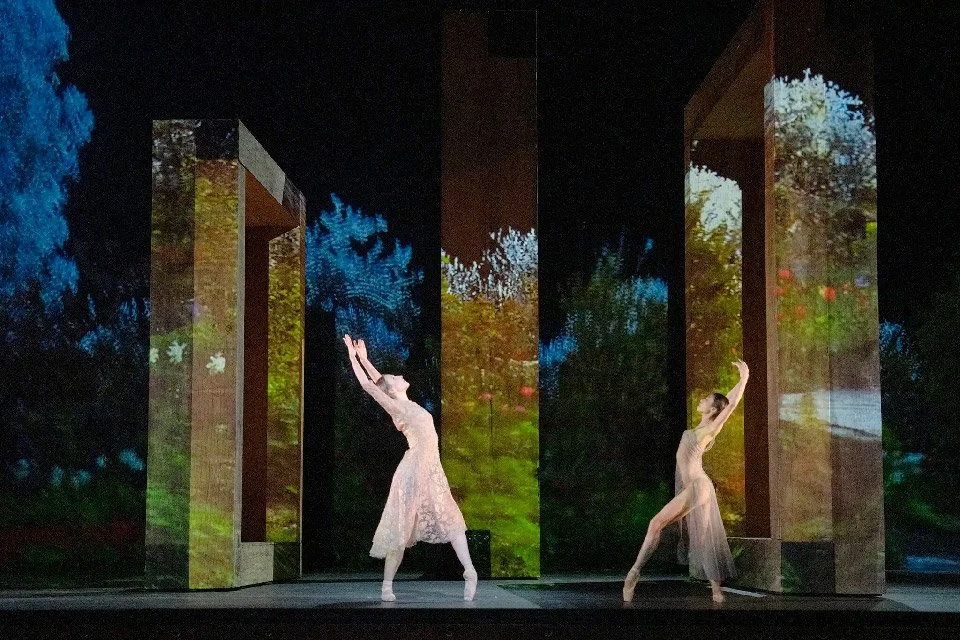 Devon Teuscher performing in Woolf Works. Photo by Ravi Deepres