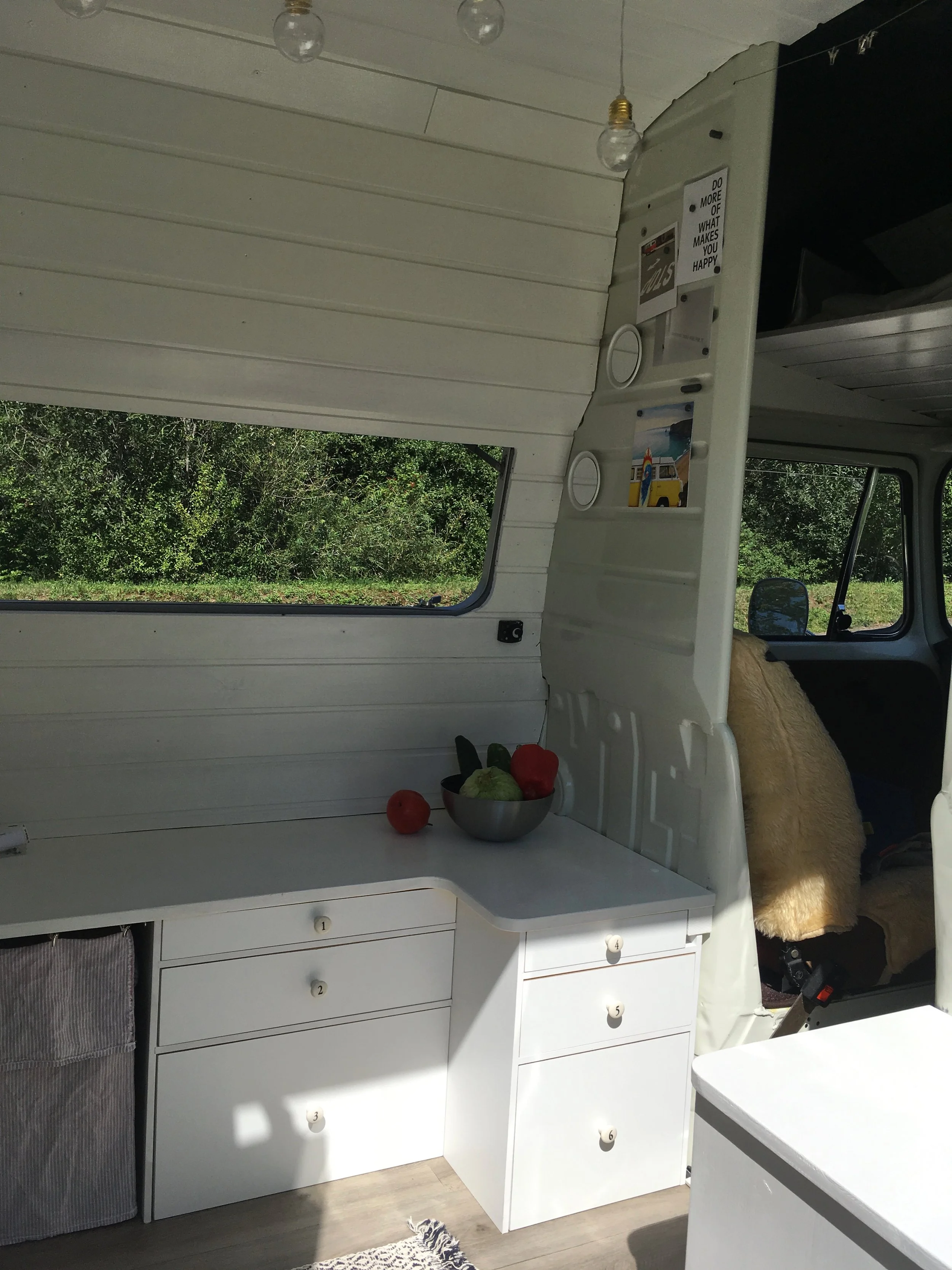 VW-Bus T2 zu verkaufen. Jahrgang 1979. Rund 107'000 km. Top Bewertung von TCS-Prüfstrecke. Frisch ab MFK Ende 2025.