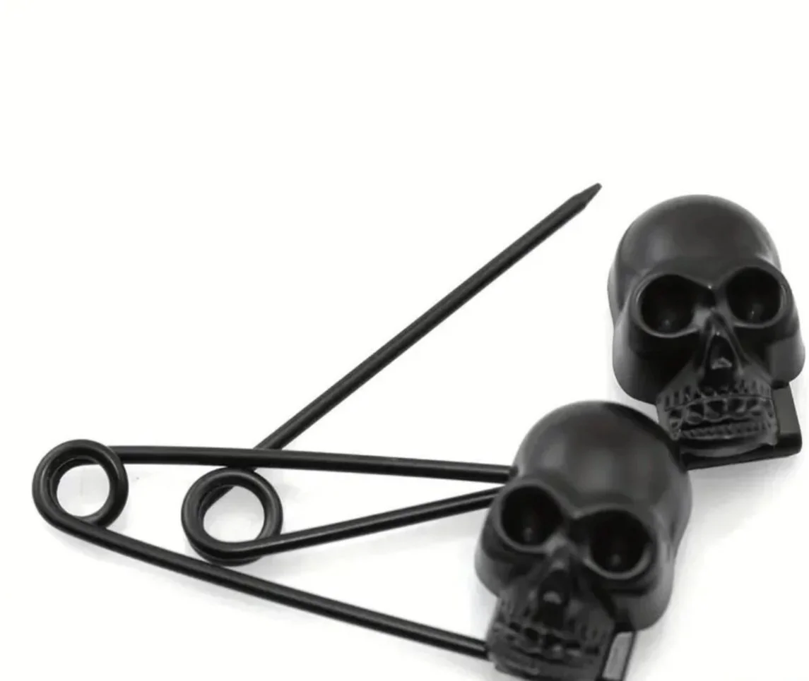 Black Skull Pin