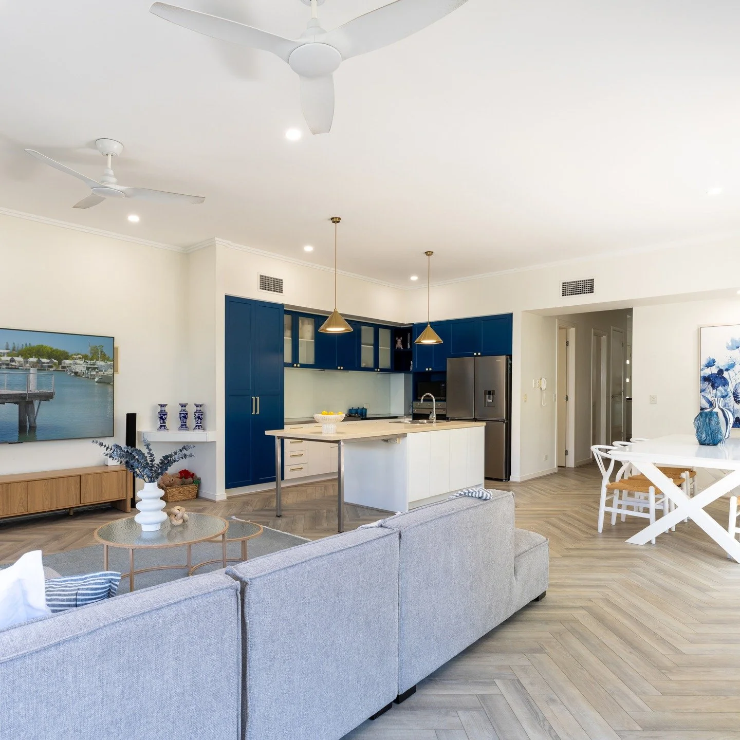Dreamy open plan living with bold colours and timeless floors.

@gordonsharpebelleproperty 

#hopeislandresort #goldcoastliving #goldcoastrealty
