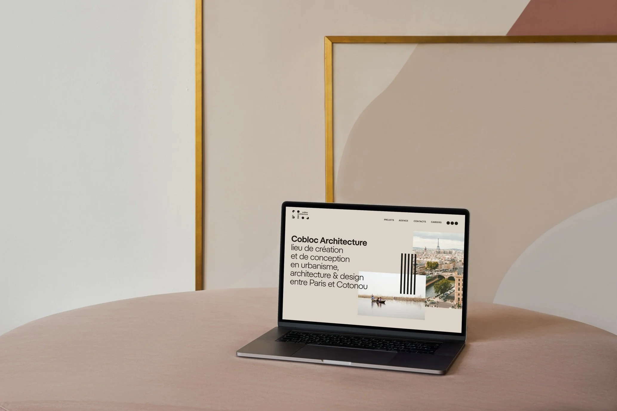 Presentazione digitale di progetto architettura con struttura editoriale e gerarchie visive dei contenuti