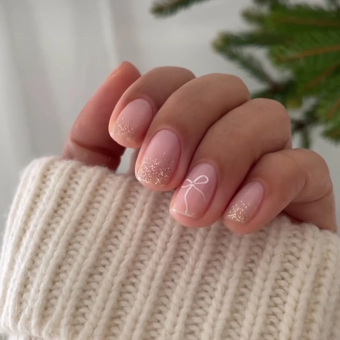 Christmas vibes inspired by this design ✨🎄 Perfect for the festive season. 

Hashtags:
#CarltonNails #CarltonNSW #NailSalonCarlton #SydneyNails #SydneyNailTech #FestiveNails #ChristmasNails #XmasNails #HolidayNails #NailInspo #NailDesigns #NailArtSy