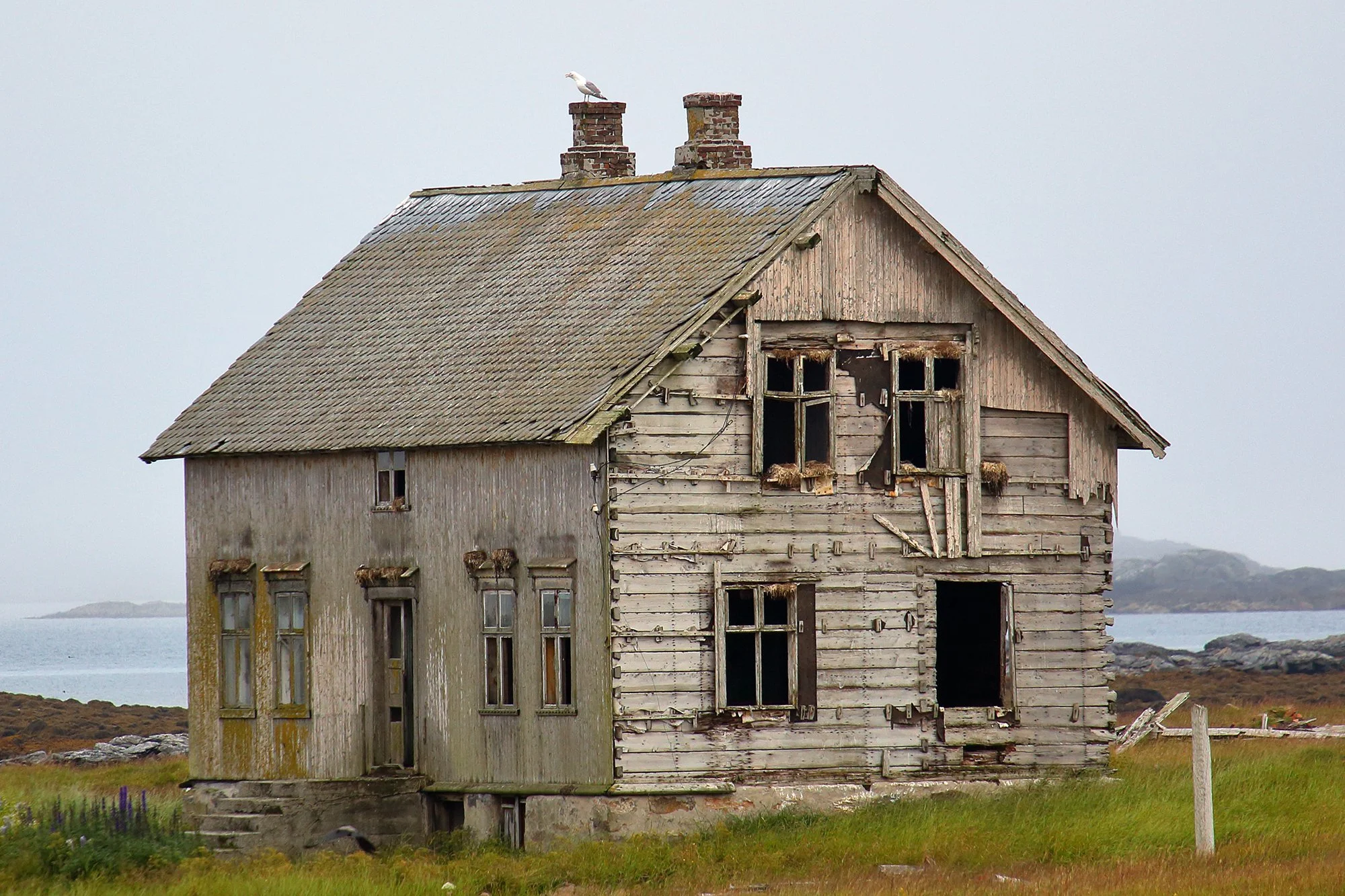Una casa vecchia e fatiscente