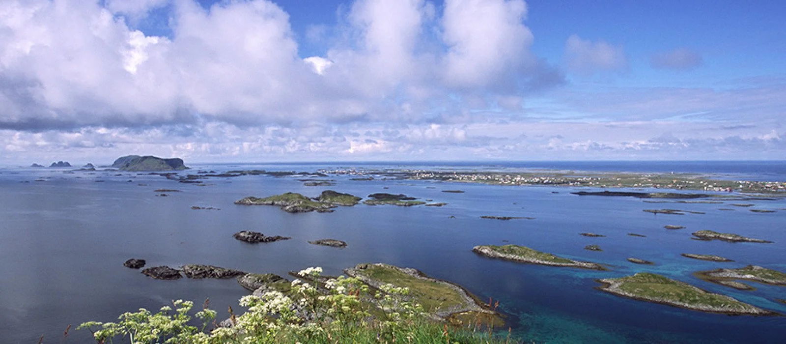 Sea with small islands and islets