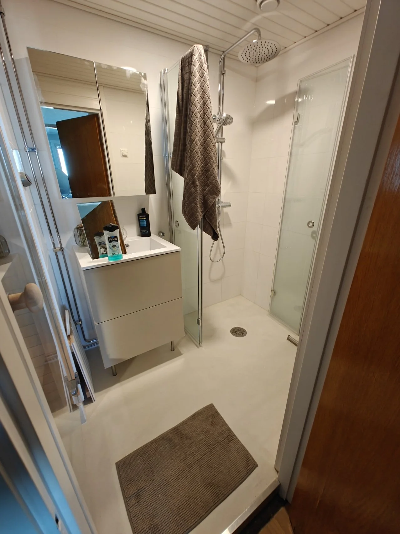 Basebeton lattia.jpg