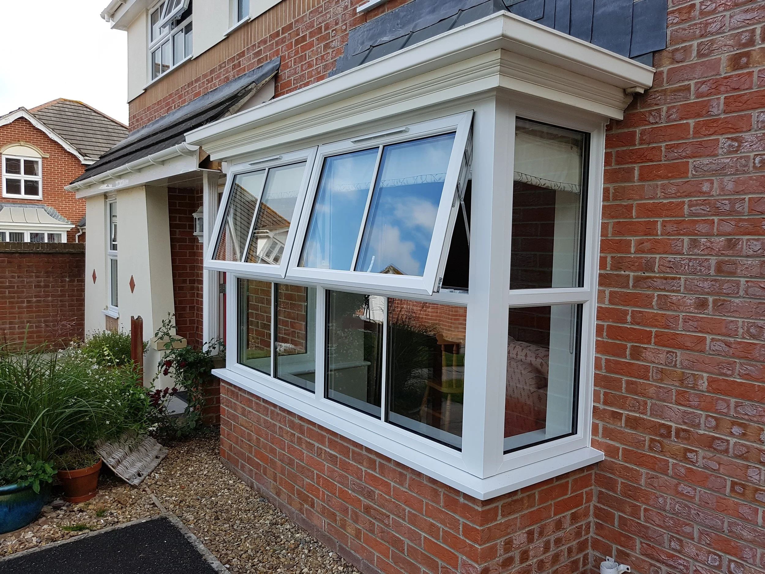 A GUIDE TO REPLACING SINGLE GLAZING WITH DOUBLE GLAZING