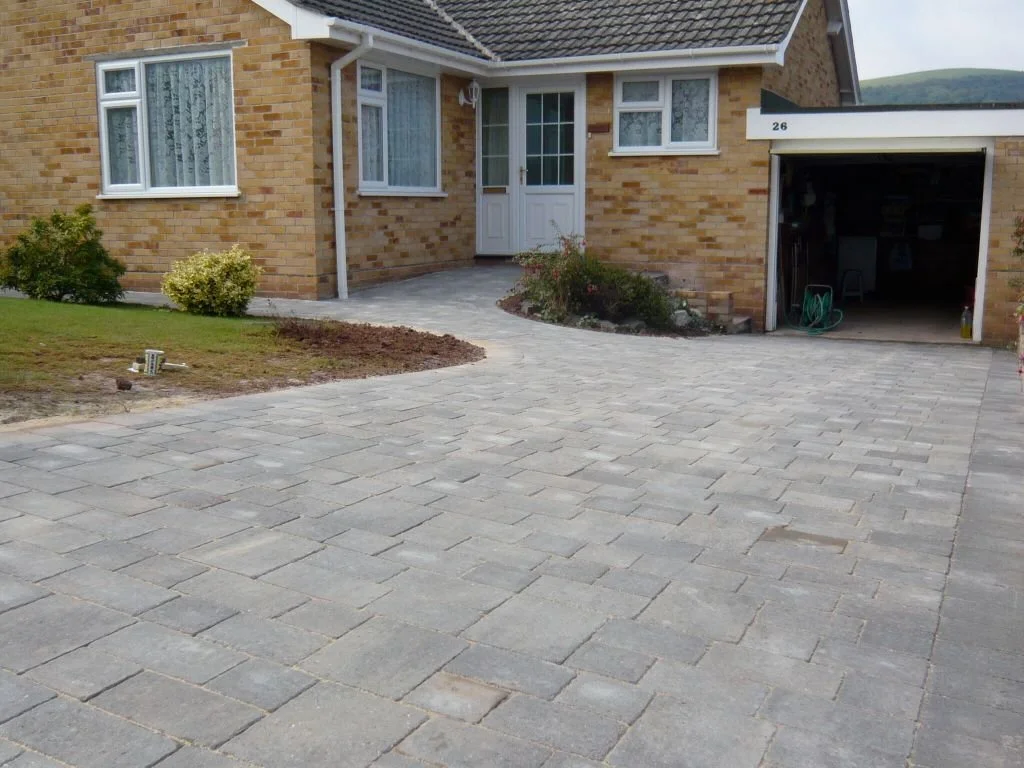 5 REASONS TO CONSIDER A DRIVEWAY, EVEN FOR SMALL SPACES