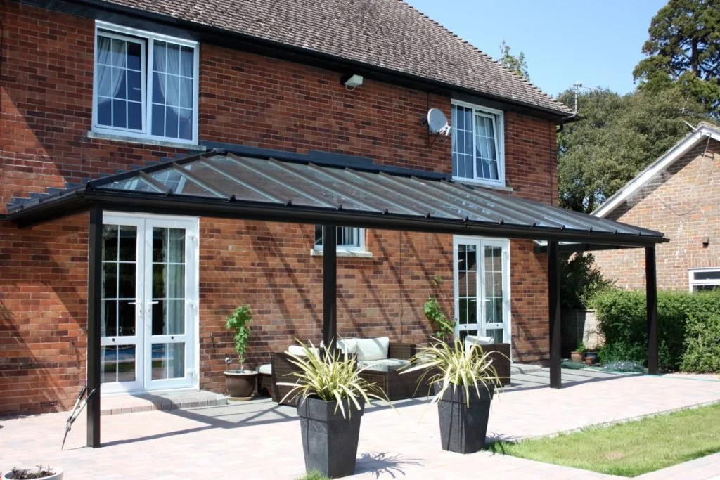 SUMMER LIVING: ENJOY YOUR GARDEN WITH A MODERN VERANDA