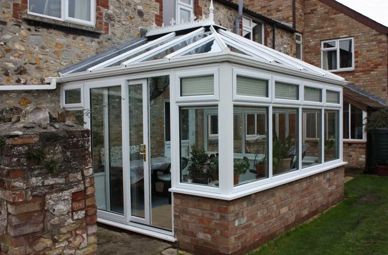 HOW TO KEEP YOUR CONSERVATORY COOL IN THE SUMMER
