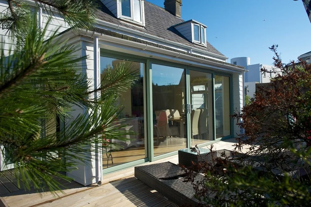 HOW TO DECORATE YOUR PATIO FOR SPRING — Notaro Windows