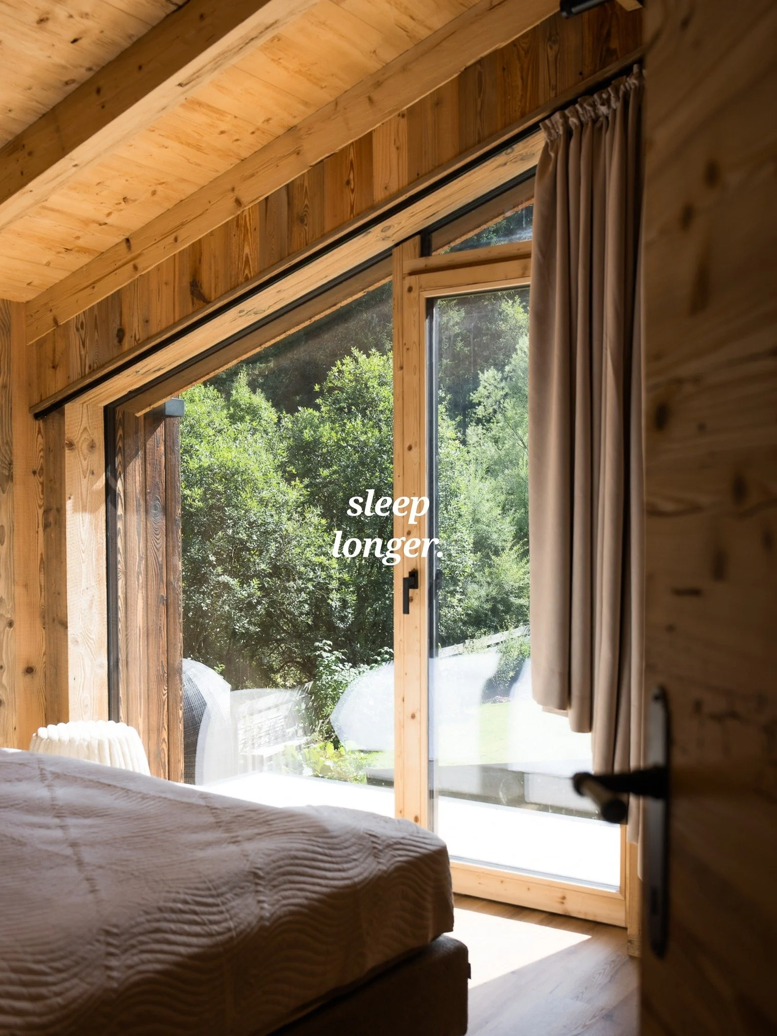 ꜱʟᴇᴇᴘ ʟᴏɴɢᴇʀ.

Wann, wenn nicht im Urlaub?

Wir &ouml;ffnen ab 5.September. Bis Ende Oktober k&ouml;nnt ihr noch von unserem -22% Er&ouml;ffnungsrabatt profitieren, bei Direktbuchung &uuml;ber unsere Homepage. Link in Bio.

#enjoytheslowlife #slowcha