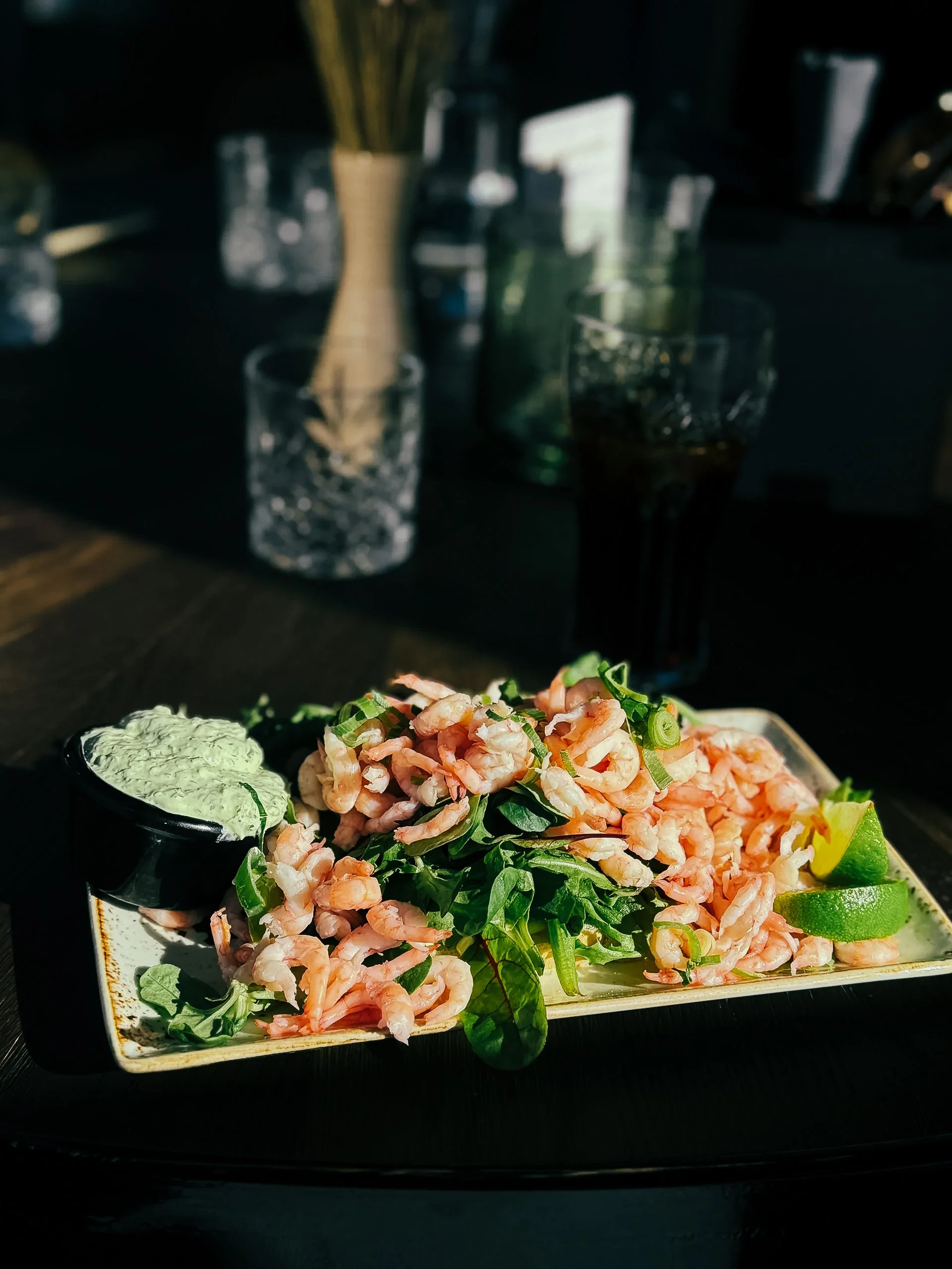 Bilde av rekersmørbrød med lime på Kystkora Bar og Restaurant