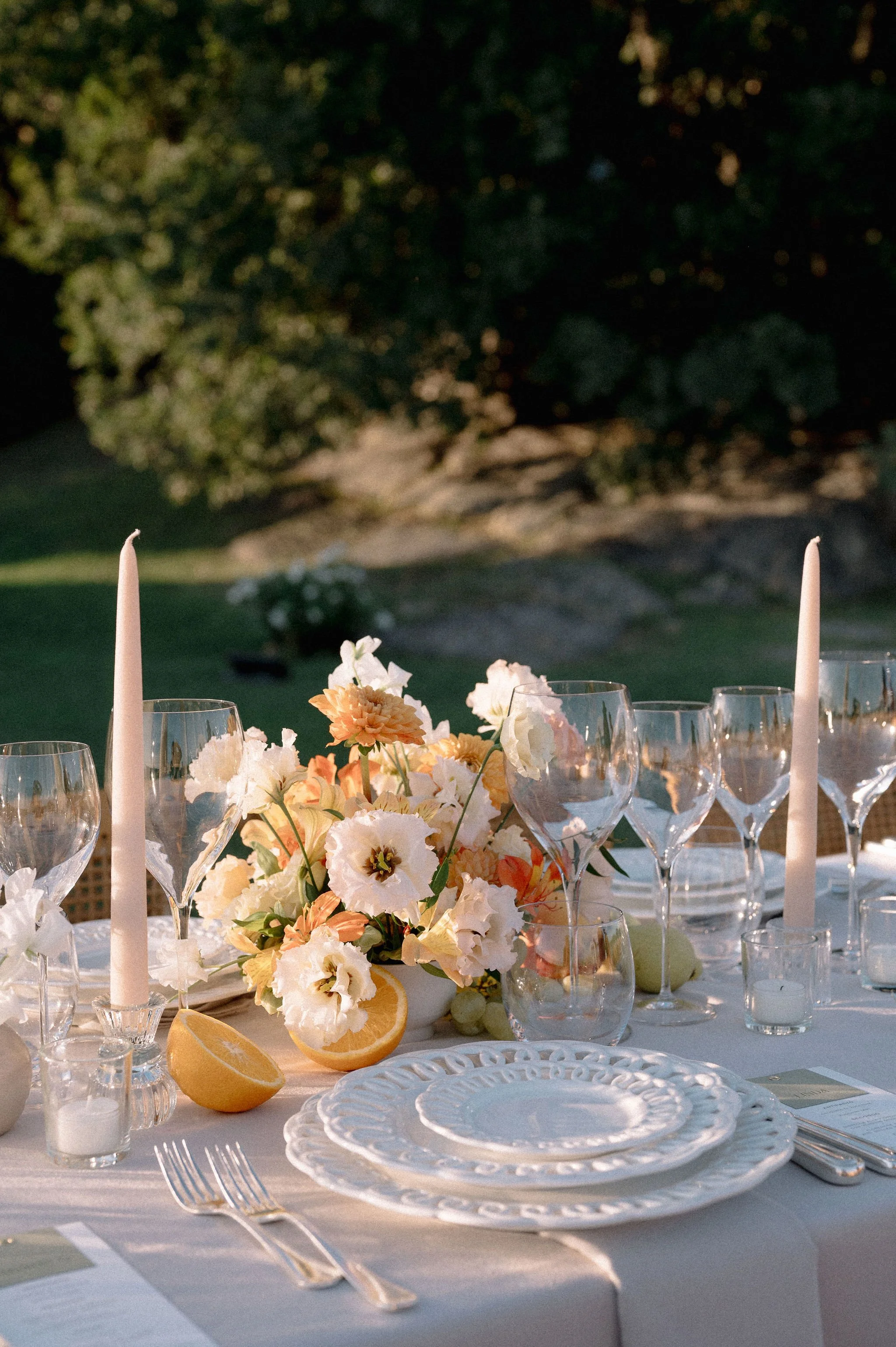 harvesia-floral-wedding-tuscany-elegant-dinner-43.jpg