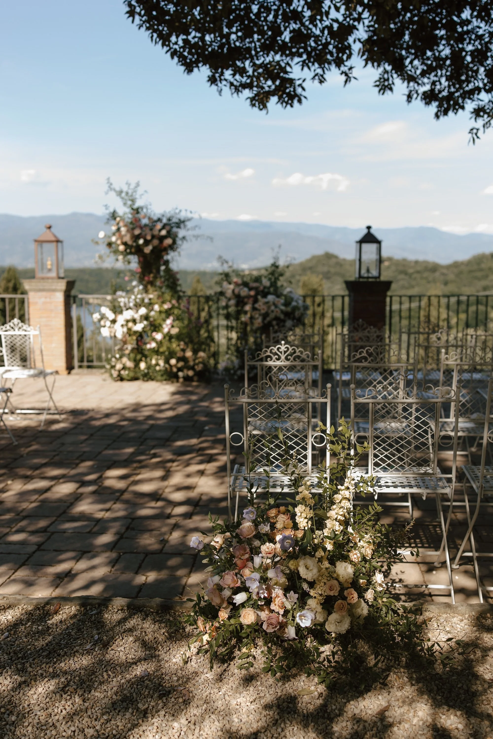 luxury-wedding-tuscany-natural-floral-design-harvesia-2.jpg