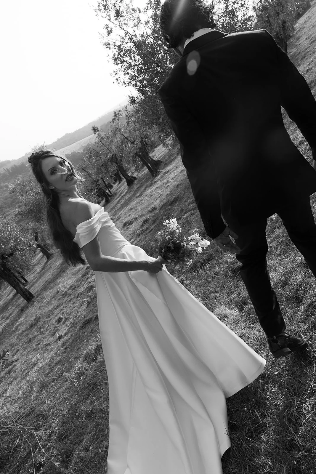 contemporary-wedding-in-tuscany-harvesia-floral-design-countryside-wedding-70.jpg