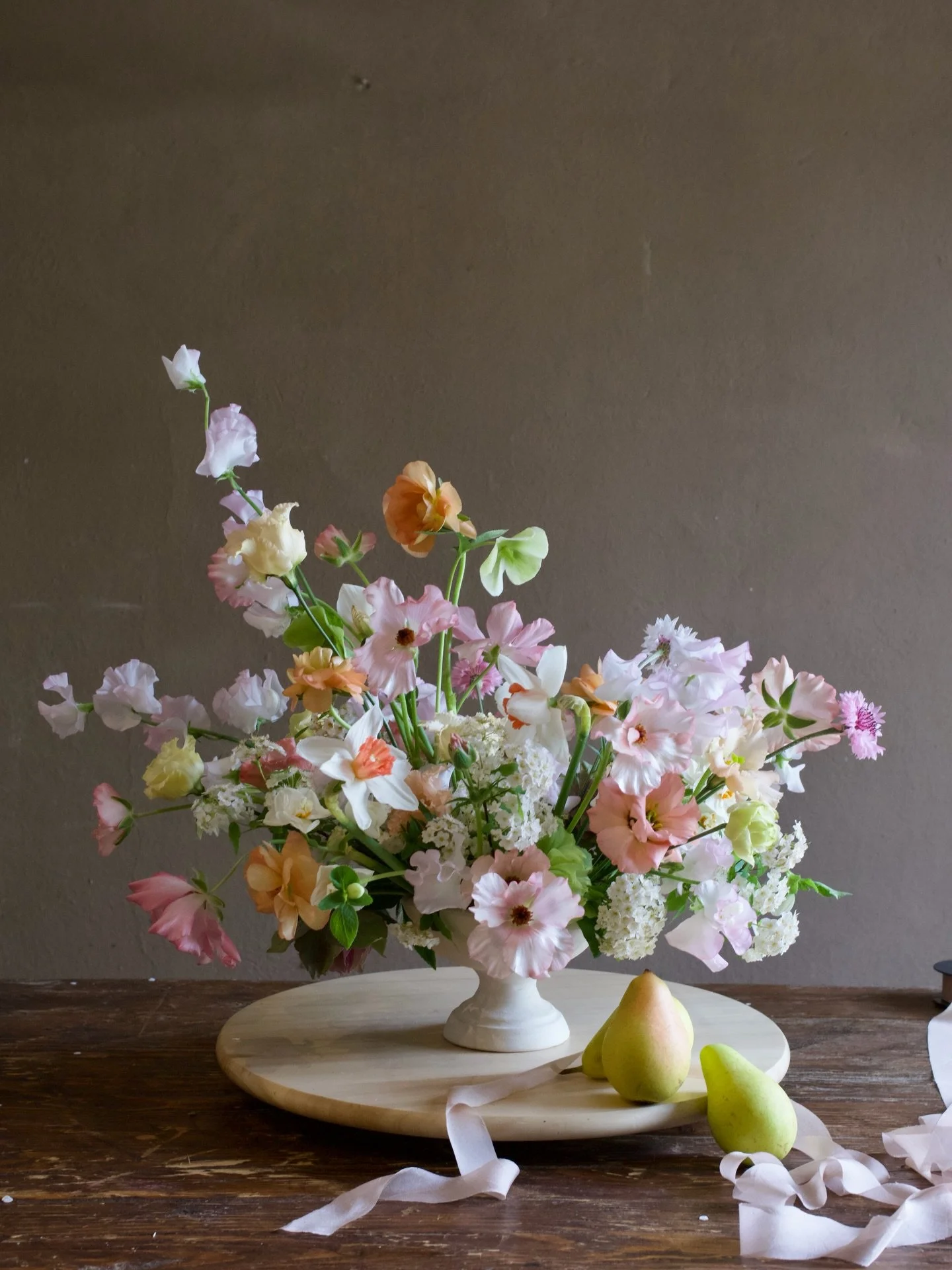 In every job there&rsquo;s that one thing you love doing more than anything else.
This is mine ✨

Small flowers, each carefully chosen, each finding its own place to create a perfect balance.

#harvesiafloral #tuscanywedding #italydestinationwedding 