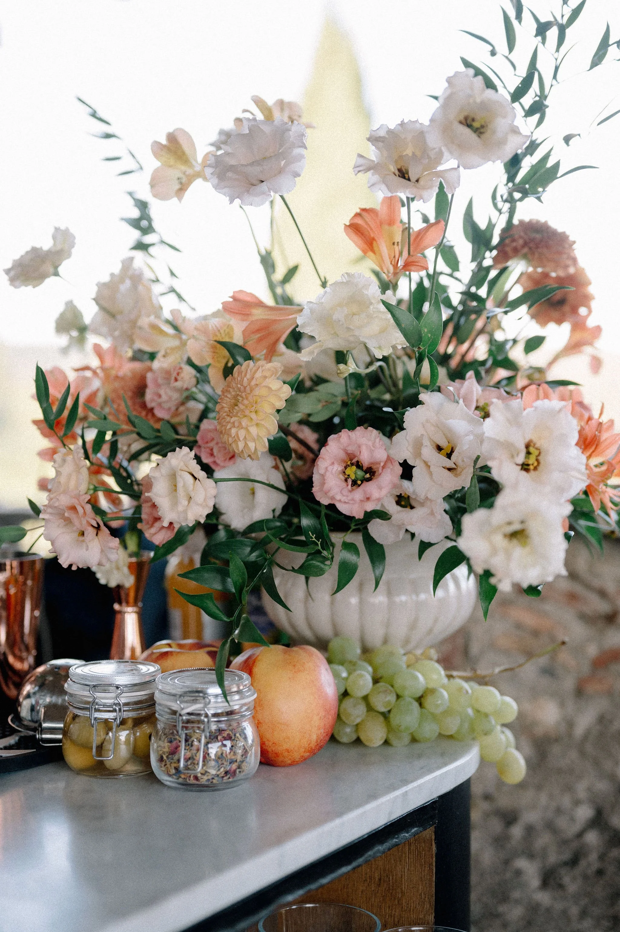 harvesia-floral-wedding-tuscany-elegant-dinner-20.jpg